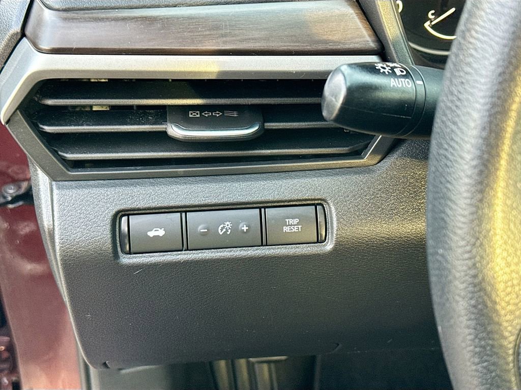 Used 2024 Nissan Altima 2.5 SV image 9