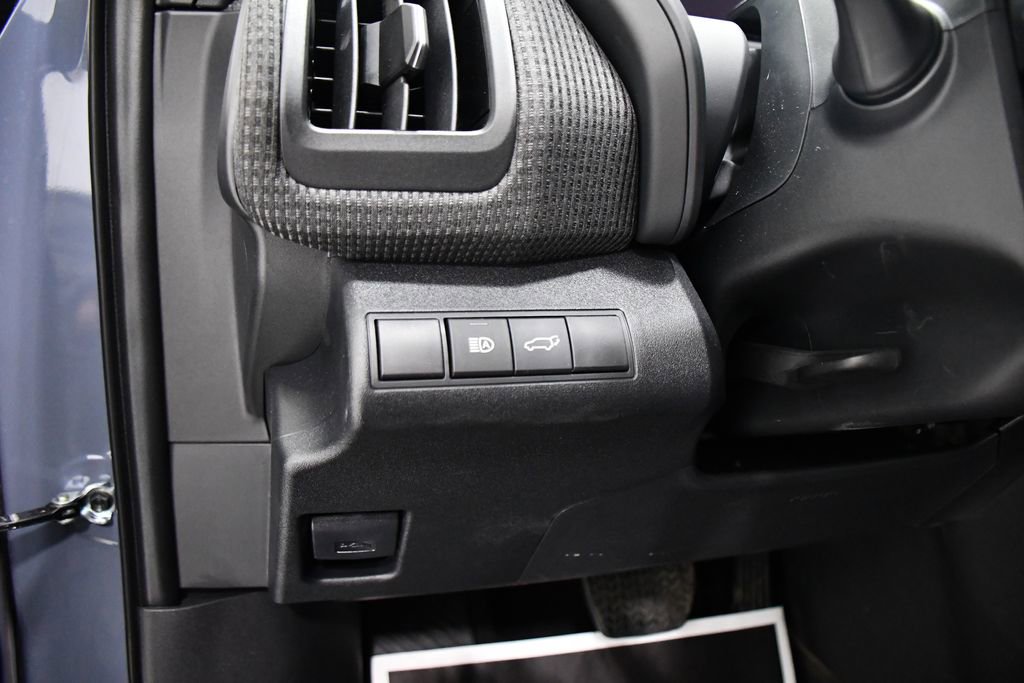 Used 2025 Subaru Solterra Limited w/ Limited Convenience Package image 11