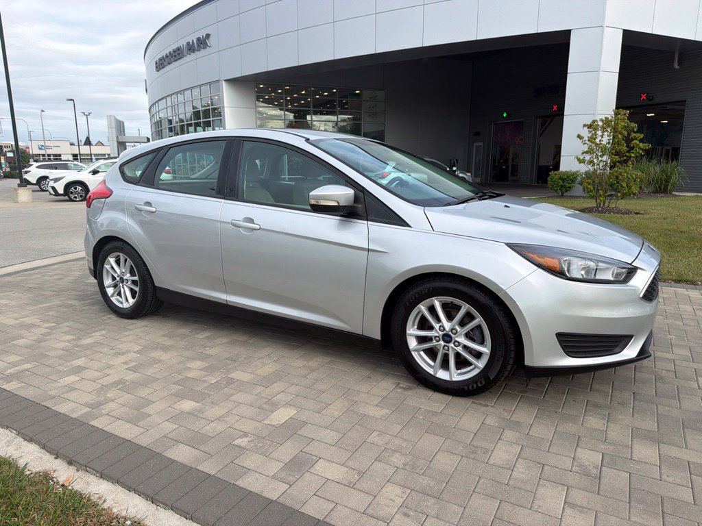 Used 2016 Ford Focus SE FWD image 2