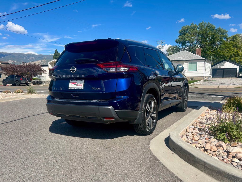Used 2025 Nissan Rogue SL w/ Tech Package AWD/4WD image 5