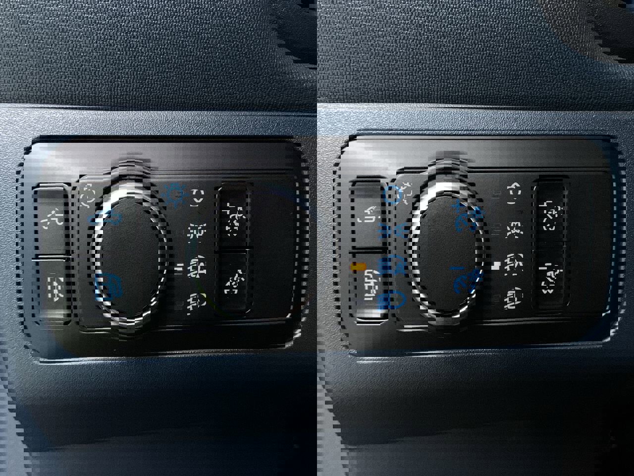 New 2025 Ford Maverick XL image 24