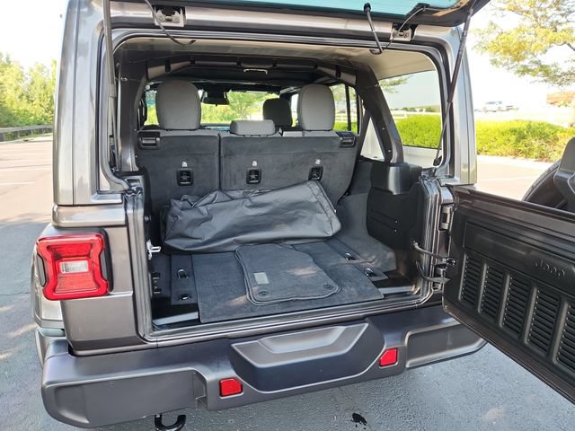 Used 2025 Jeep Wrangler Unlimited Sahara AWD/4WD image 31