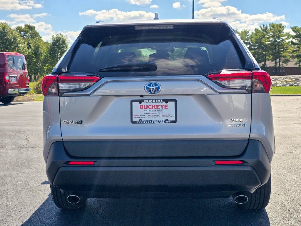 Used 2020 Toyota RAV4 XLE AWD/4WD image 7