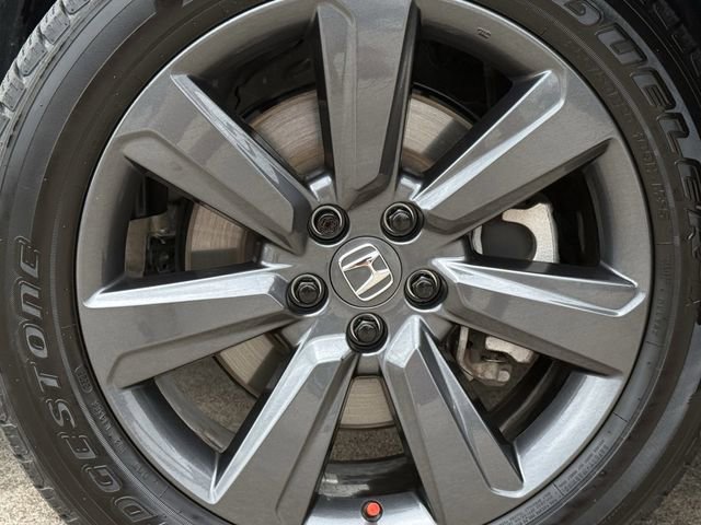 Used 2025 Honda Pilot Sport image 12