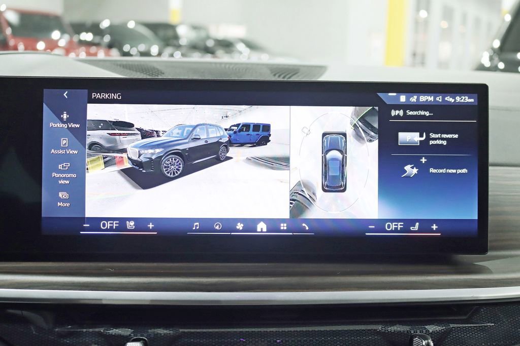 Used 2024 BMW X5 xDrive40i w/ M Sport Package image 21