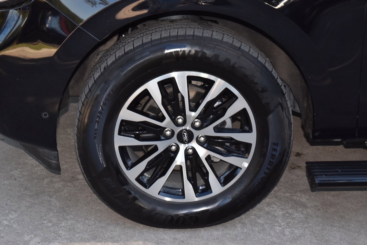 Used 2025 Ford Expedition Max Platinum AWD/4WD image 42
