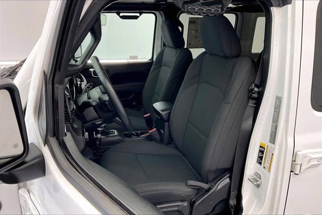 Used 2023 Jeep Wrangler Unlimited w/ Cold Weather Group image 18