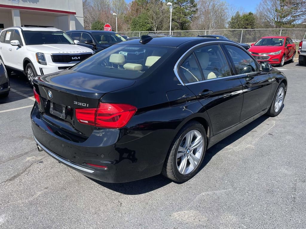 Used 2018 BMW 330i xDrive Sedan w/ Convenience Package image 10