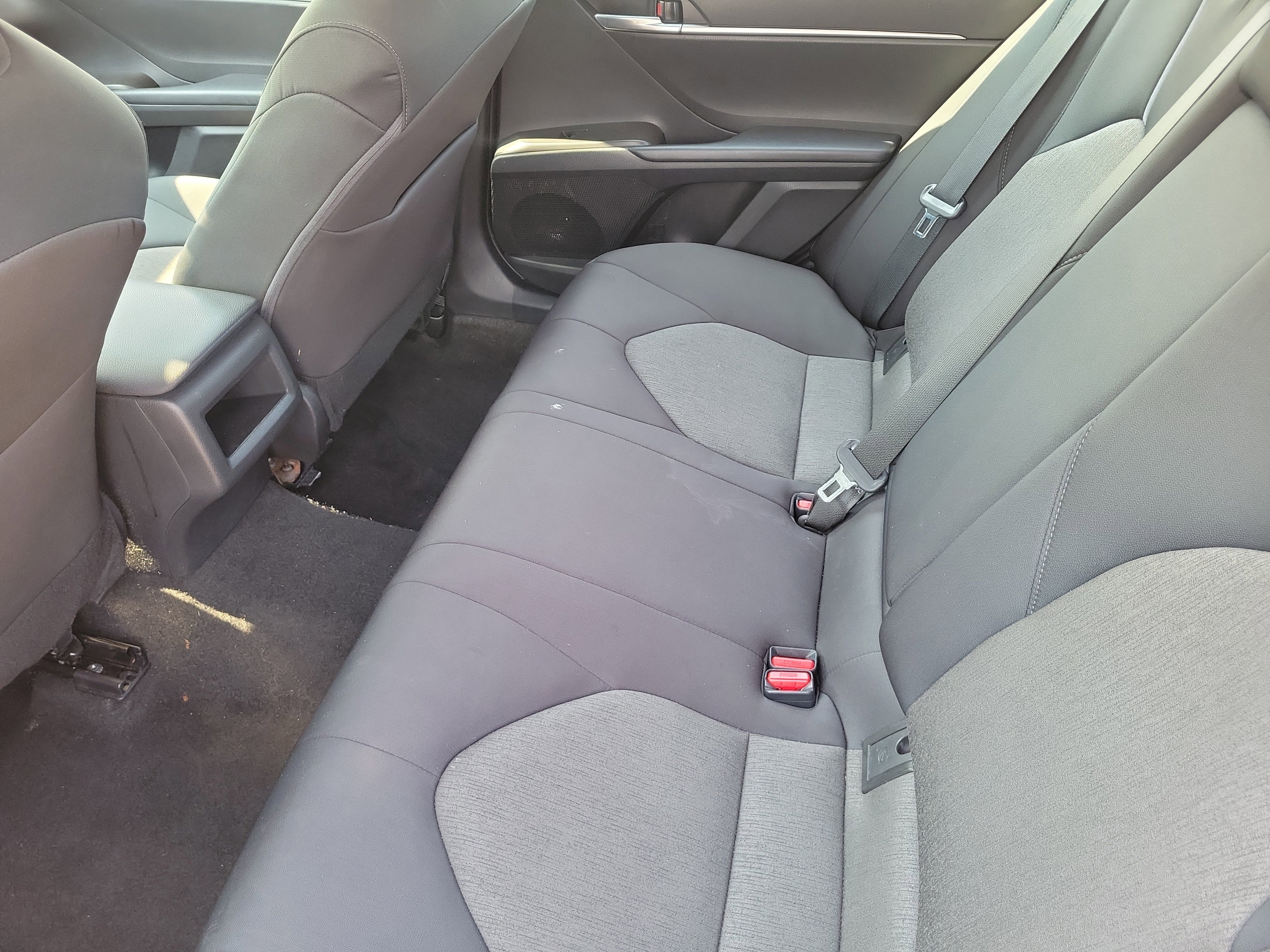 Used 2021 Toyota Camry LE image 9