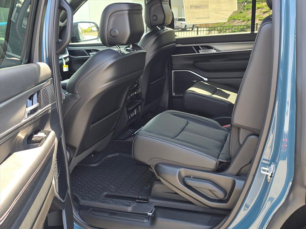 New 2026 Jeep Grand Wagoneer 4WD image 5