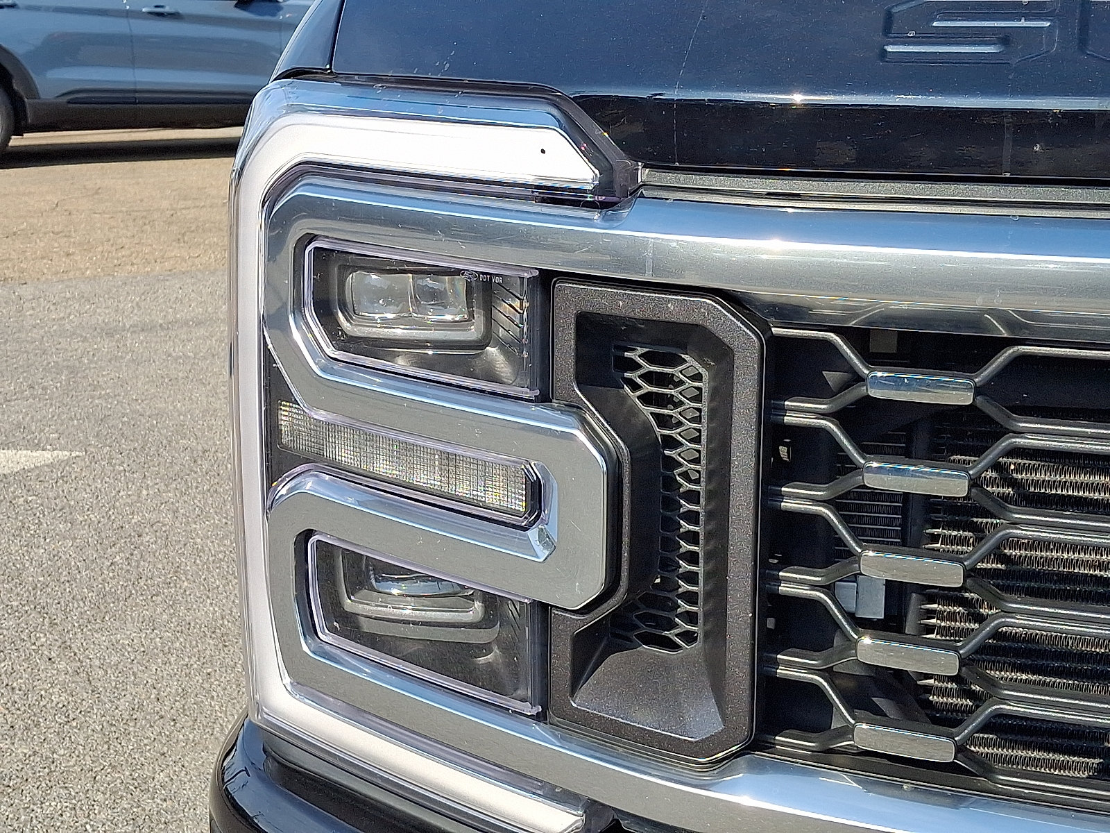 Used 2025 Ford F350 Platinum AWD/4WD image 9