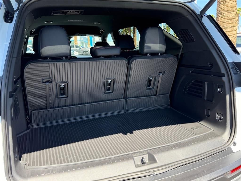 New 2026 Chevrolet Traverse Z71 w/ Driver Confidence Package image 8
