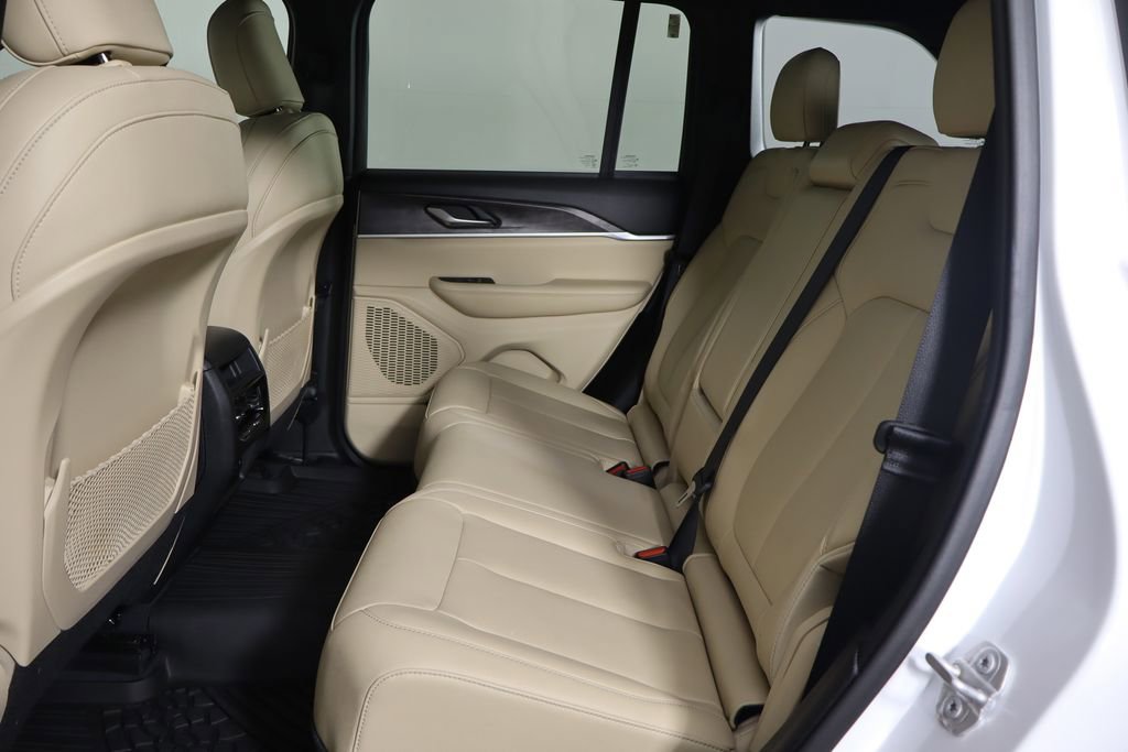 Used 2023 Jeep Grand Cherokee Limited w/ Trailer Tow Prep Group (B) image 16