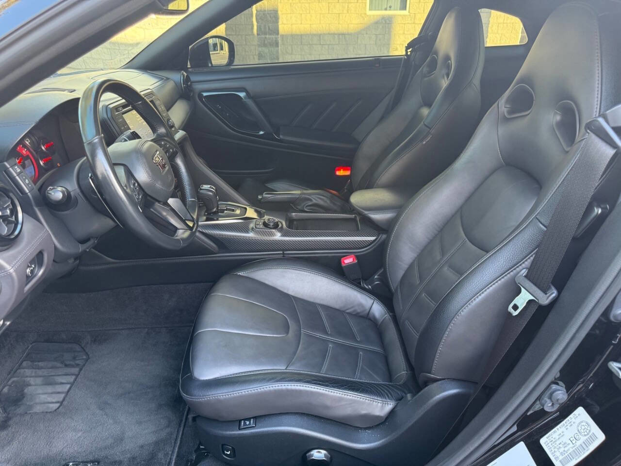 Used 2018 Nissan GT-R Premium image 12