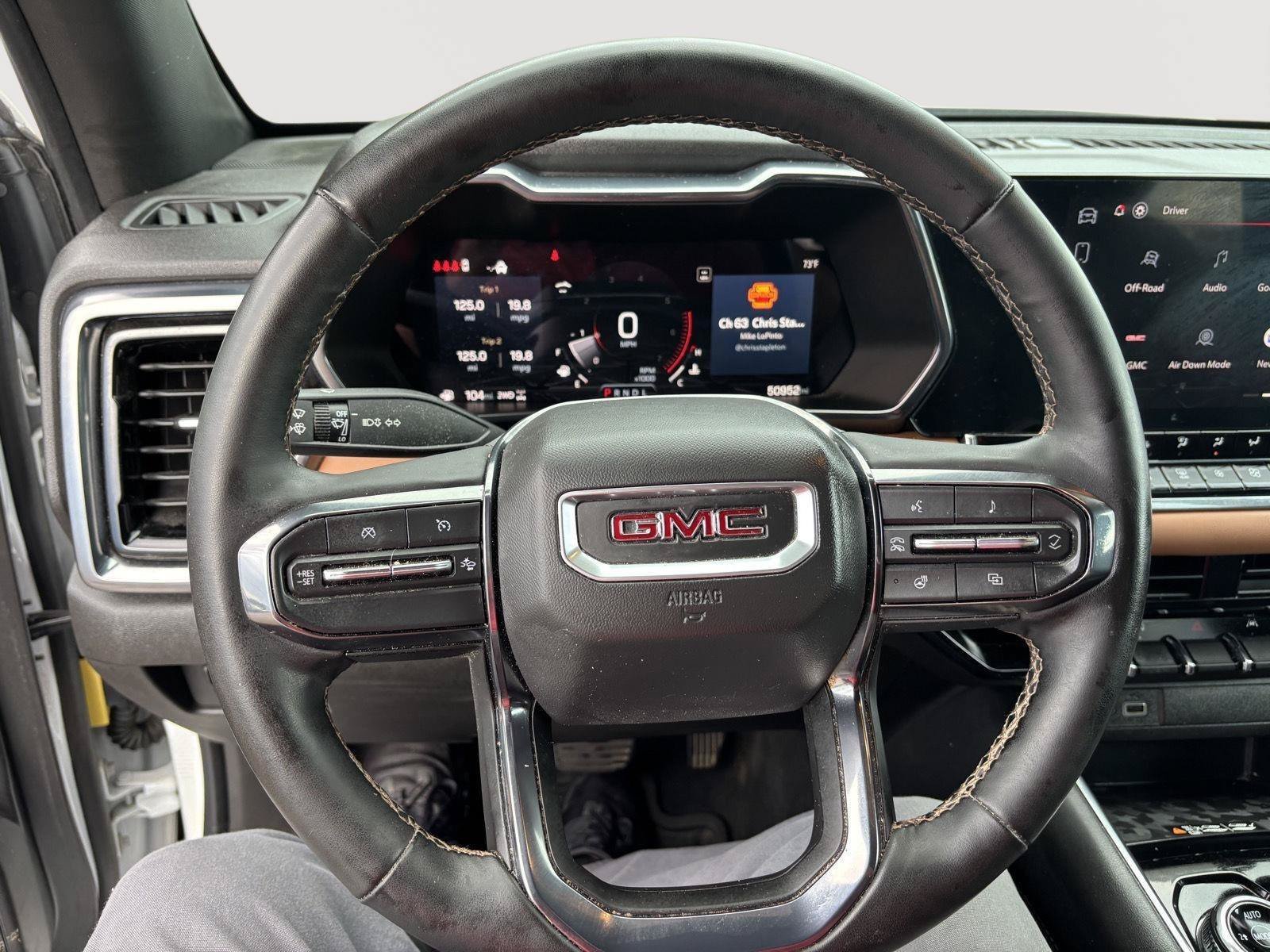 Used 2024 GMC Canyon AT4 w/ AT4 Premium Package AWD/4WD image 9