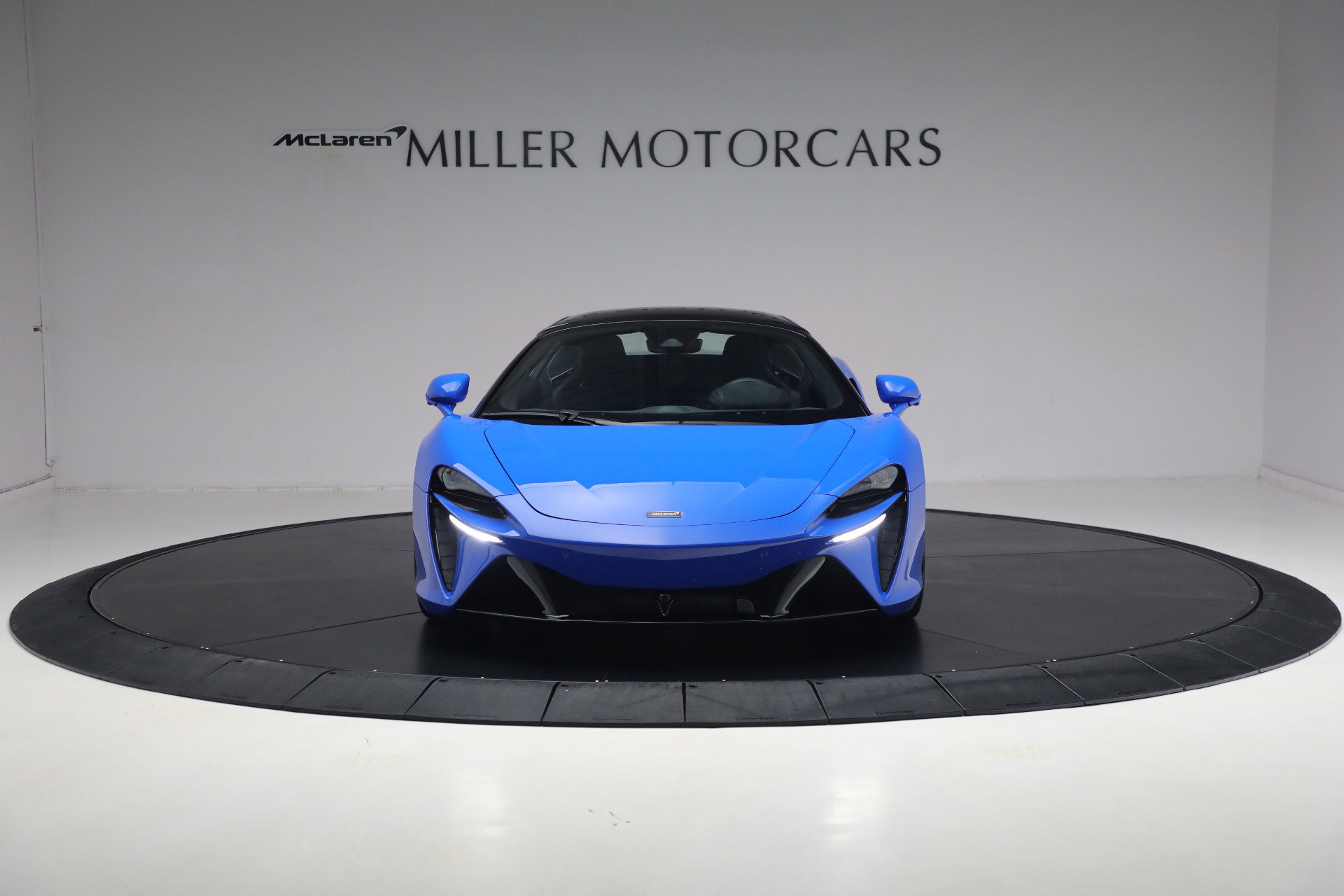 New 2025 McLaren Artura Spider image 13