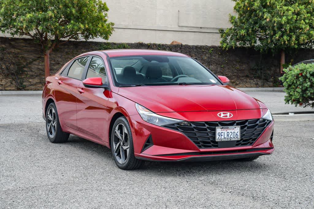 Used 2023 Hyundai Elantra SEL w/ Convenience Package video 3