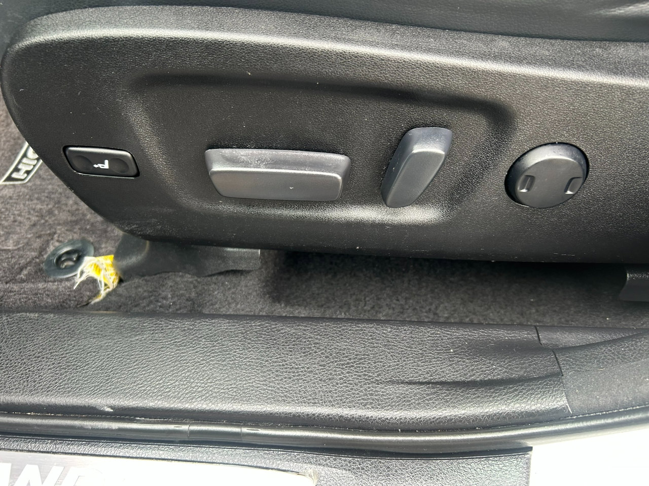 Used 2016 Toyota Highlander Limited Platinum image 11