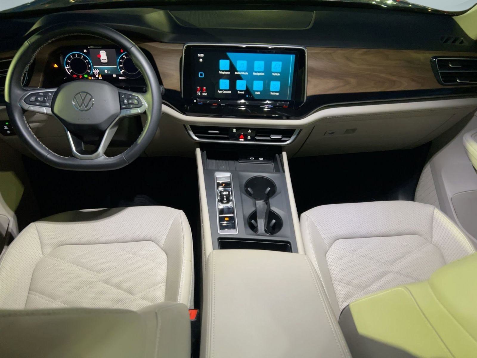 Certified 2025 Volkswagen Atlas SE image 15