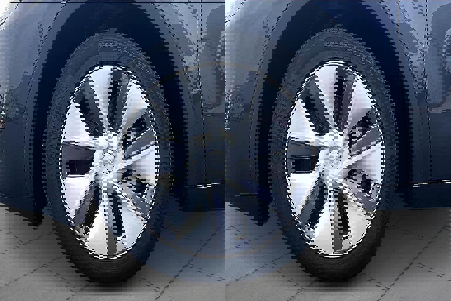 Used 2024 Tesla Model Y Long Range image 10