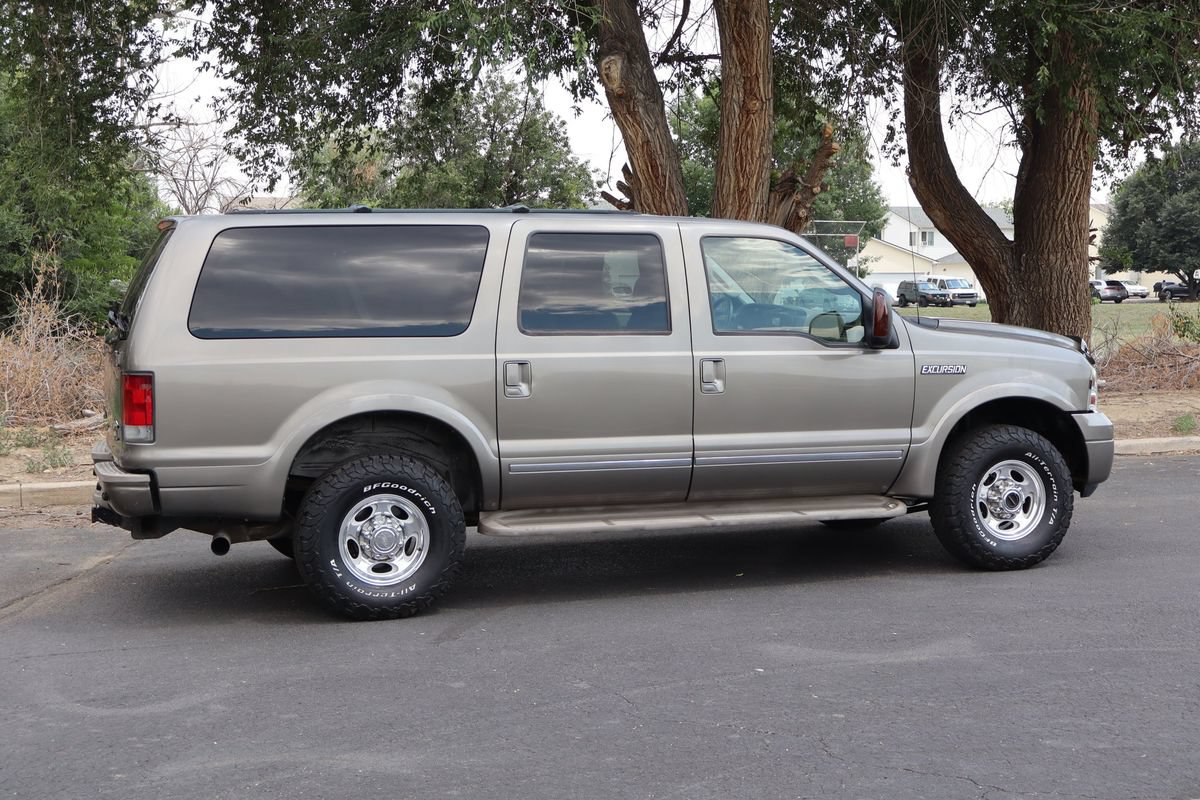 Used 2005 Ford Excursion Limited AWD/4WD image 4