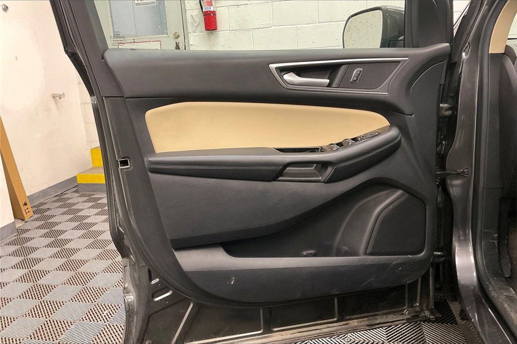Used 2019 Ford Edge SEL w/ Equipment Group 201A image 20