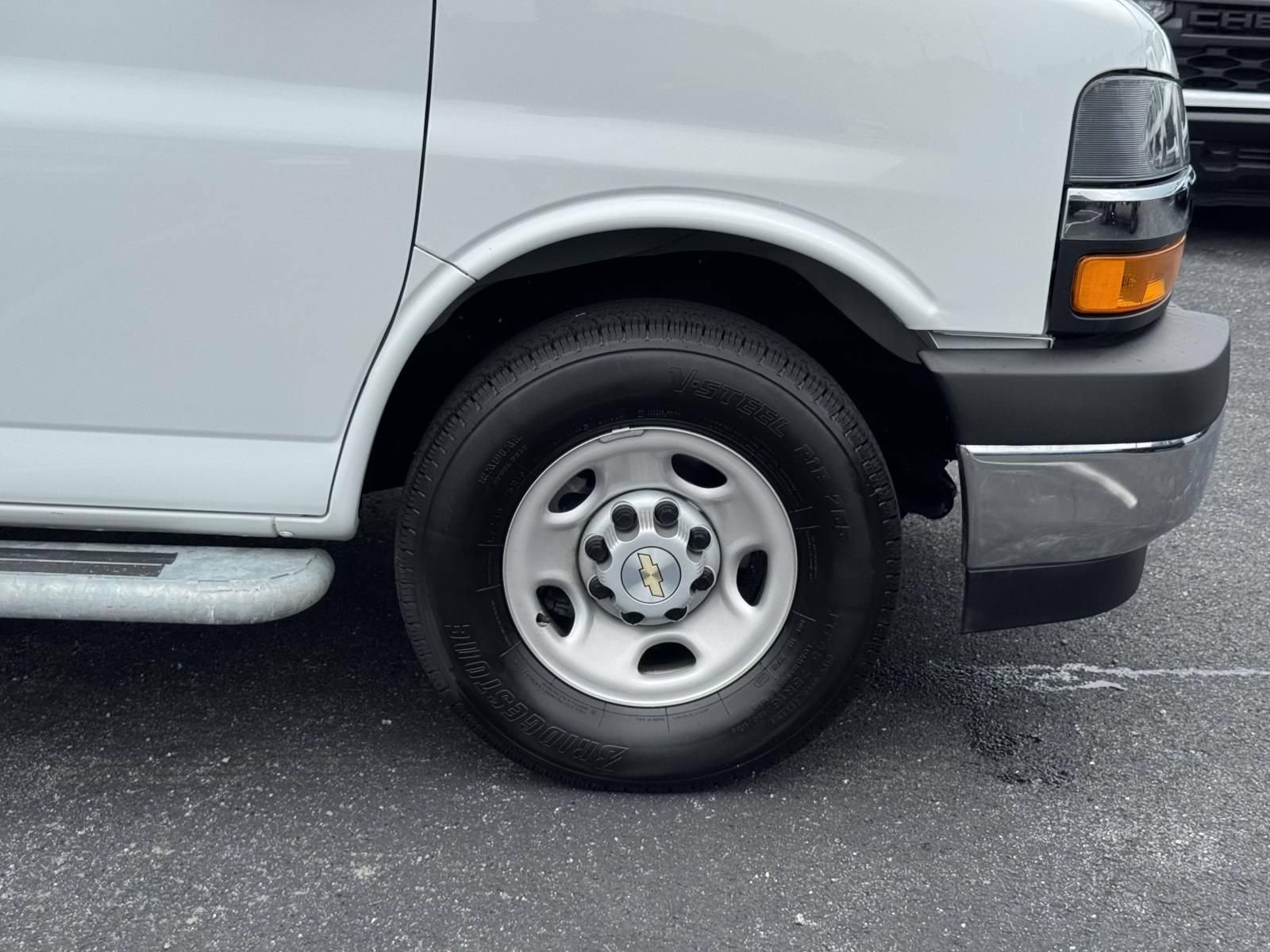 Used 2025 Chevrolet Express 2500 w/ Driver Convenience Package RWD image 28