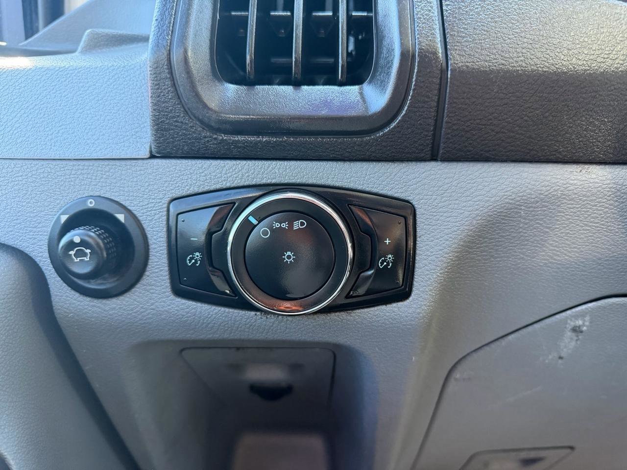 Used 2019 Ford Transit 350 XL image 46