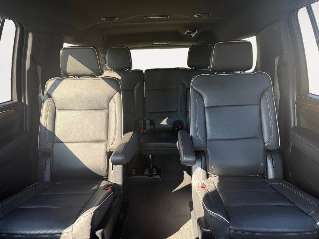 Used 2023 Chevrolet Suburban Premier AWD/4WD image 12