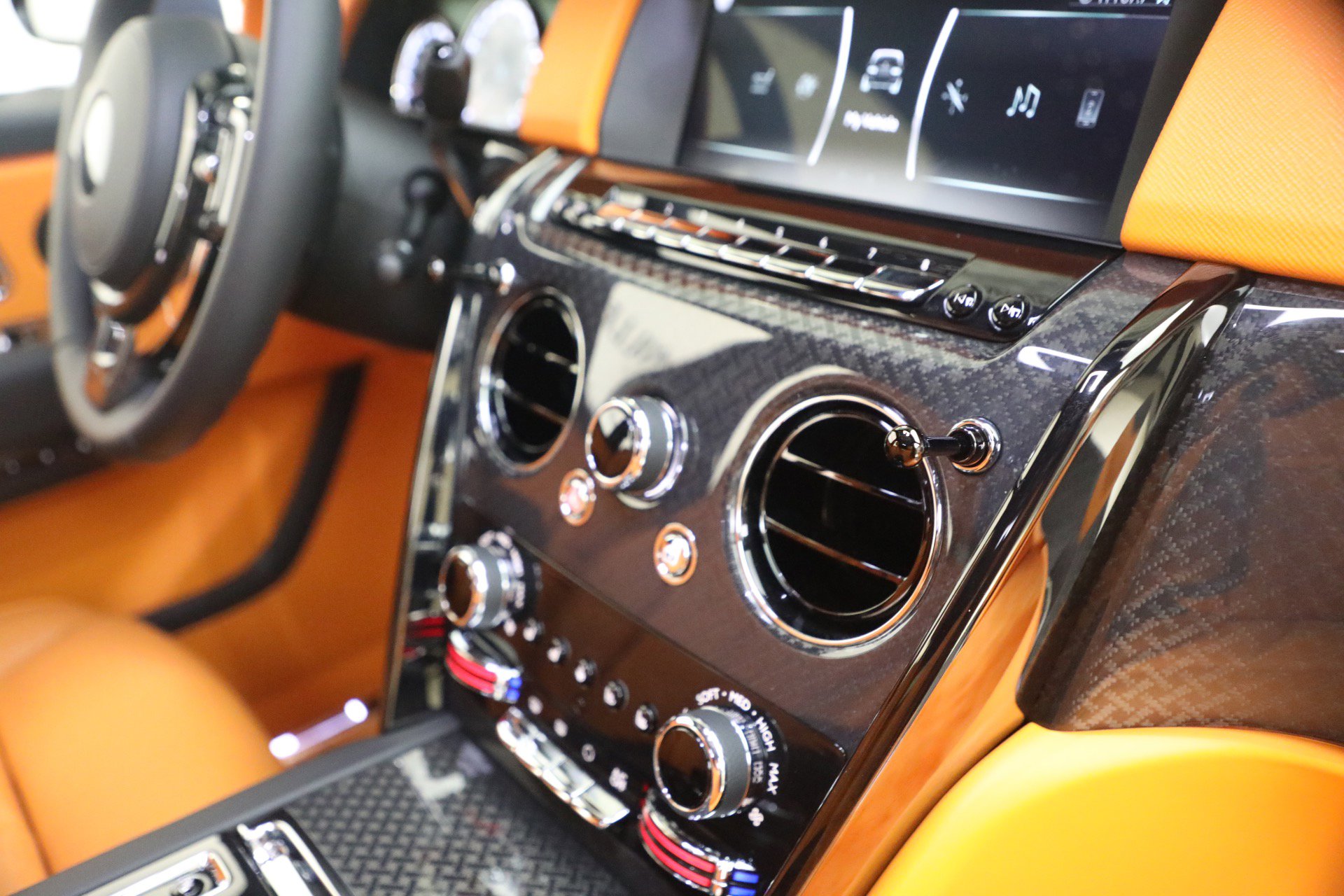 Certified 2024 Rolls-Royce Cullinan Black Badge w/ Driver's Package image 27