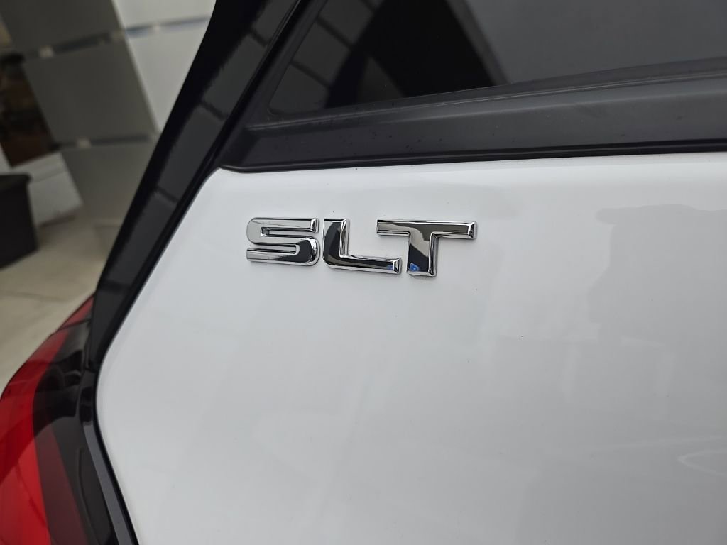 Used 2021 GMC Terrain SLT w/ LPO, Floor Liner Package image 9