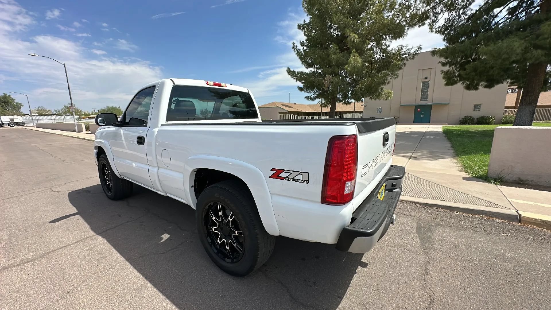 Used 2006 Chevrolet Silverado 1500 W/T w/ Skid Plate Package AWD/4WD image 2