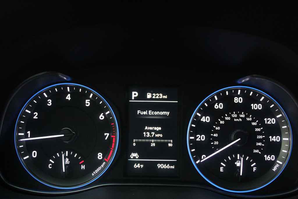 Used 2021 Hyundai Kona Limited w/ Cargo Package image 13