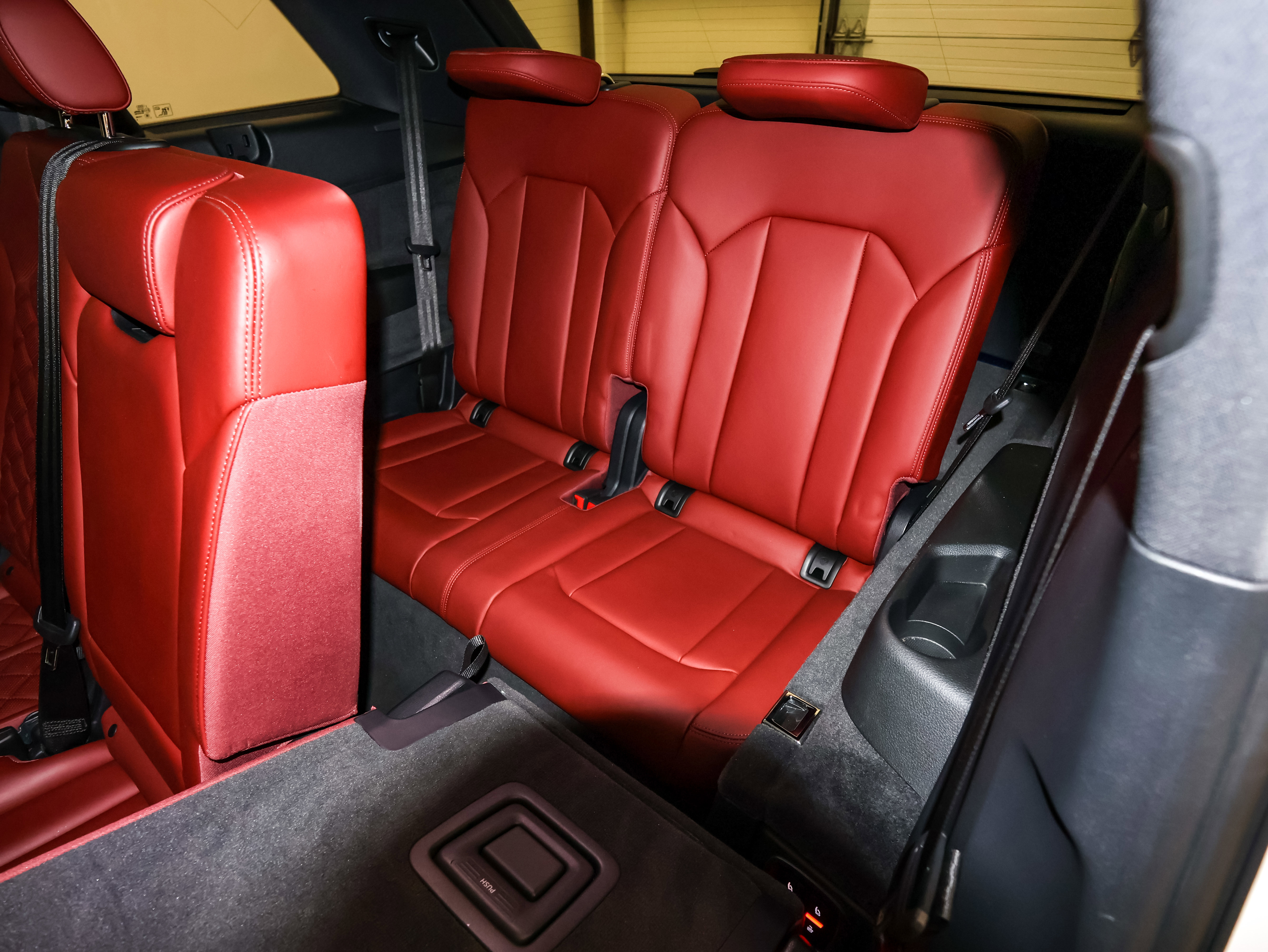 Used 2024 Audi SQ7 Premium Plus w/ Executive Package image 26