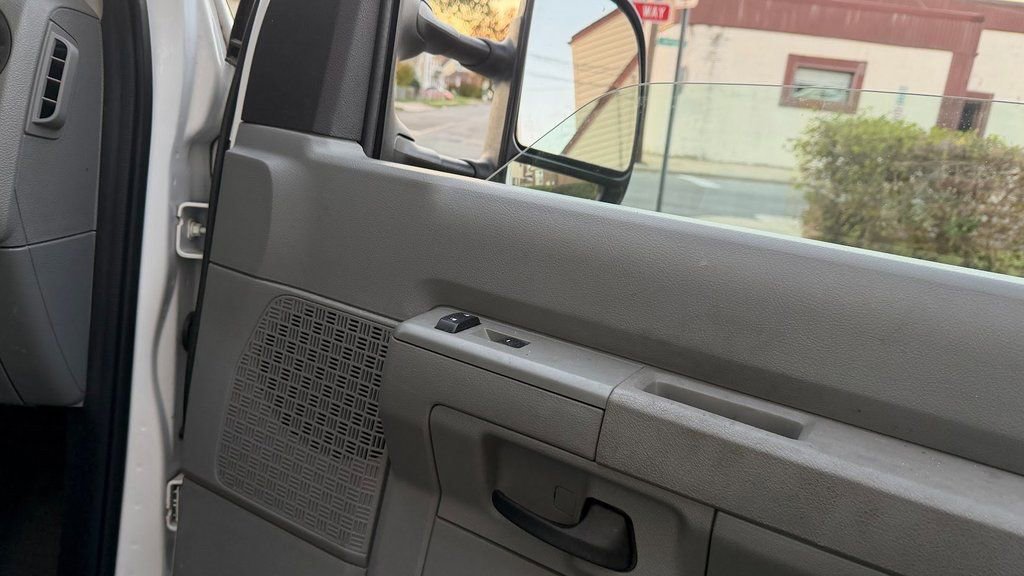 Used 2024 Ford E-350 and Econoline 350 Super Duty w/ Driver's Safety Package image 22