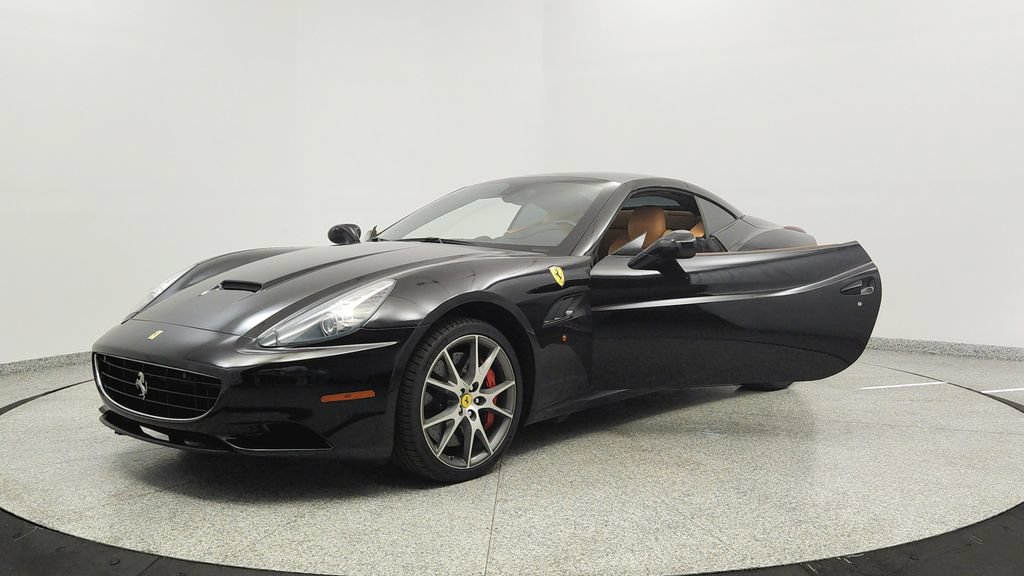 Used 2012 Ferrari California RWD image 9