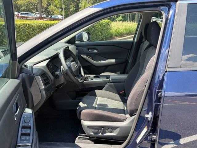Certified 2026 Nissan Rogue SV FWD image 14