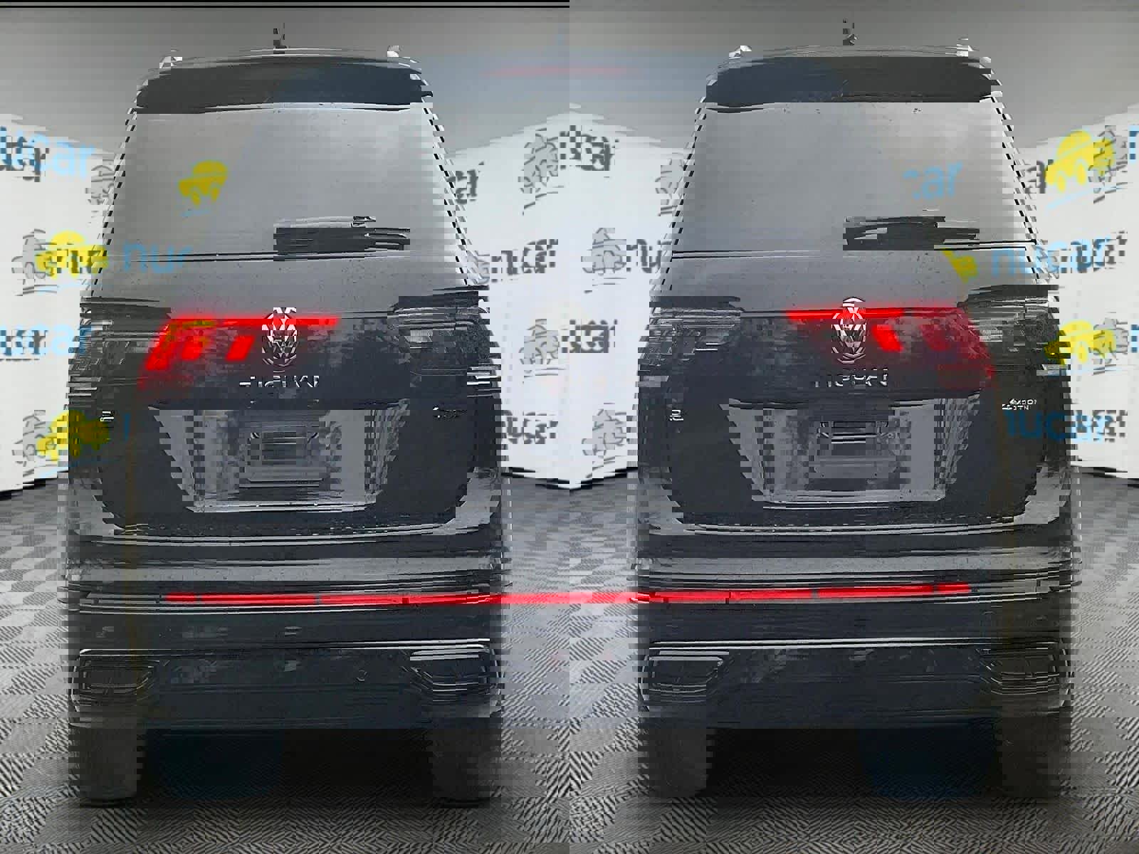 Certified 2023 Volkswagen Tiguan SE R-Line image 5