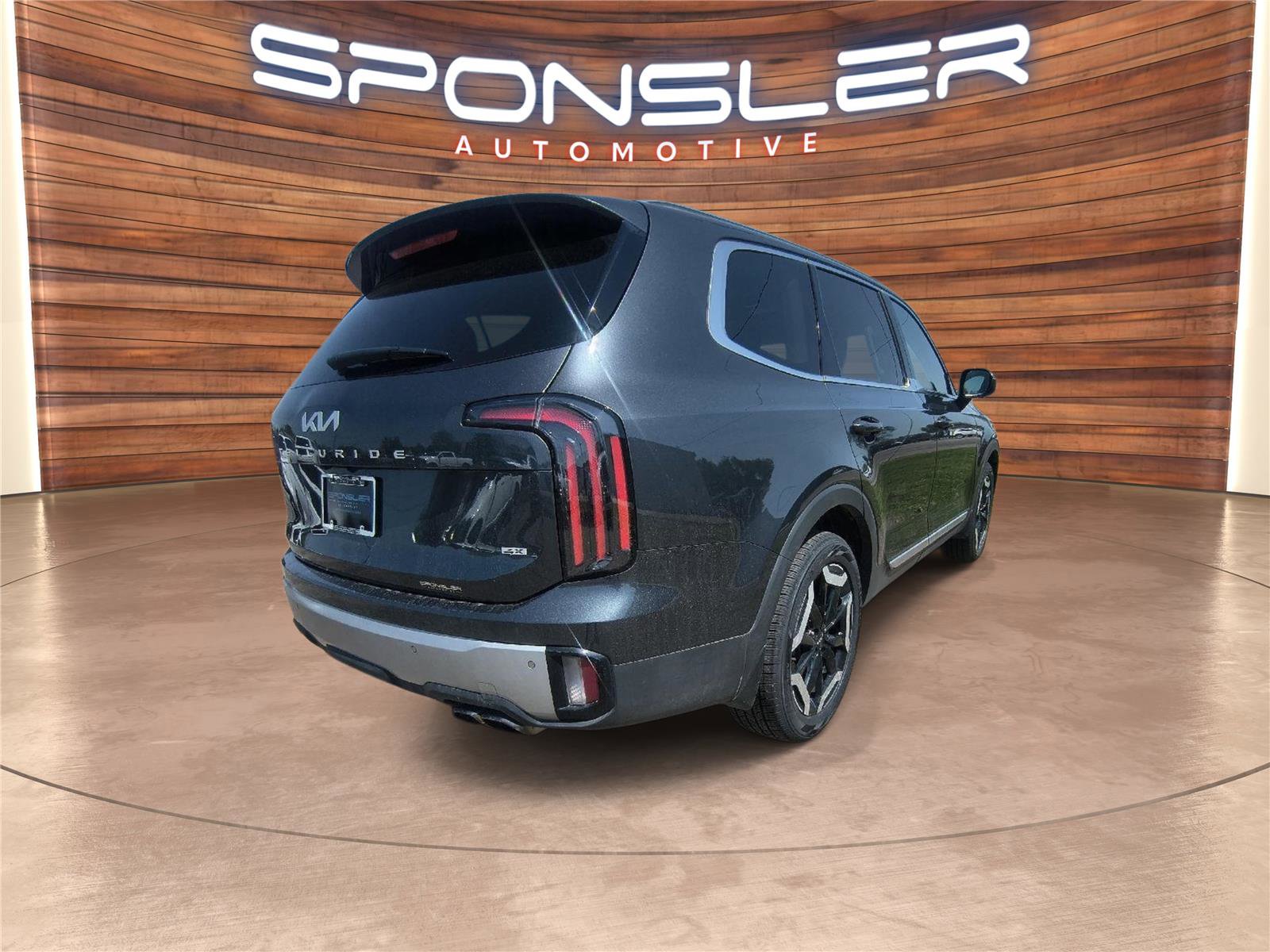Used 2023 Kia Telluride EX w/ EX Captain's Chair Package AWD/4WD image 6