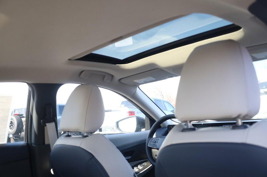 New 2026 Nissan Sentra SL w/ Floor Mat Package FWD image 22