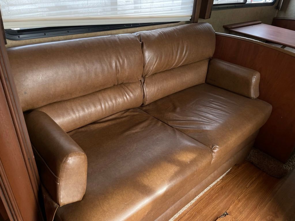 Used 2013 Ford E-450 and Econoline 450 Super Duty w/ Motorhome Prep Pkg RWD image 39