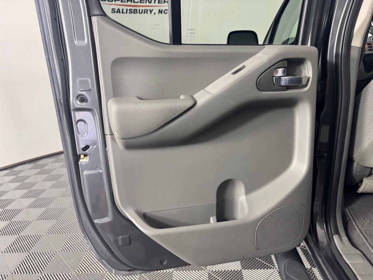 Used 2021 Nissan Frontier SV w/ Midnight Edition Floor Mats AWD/4WD image 25