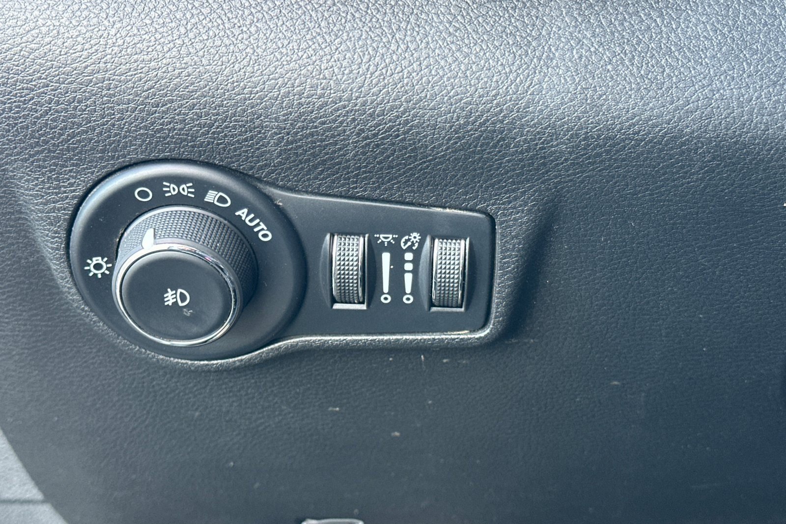 Used 2024 Jeep Compass Latitude image 39