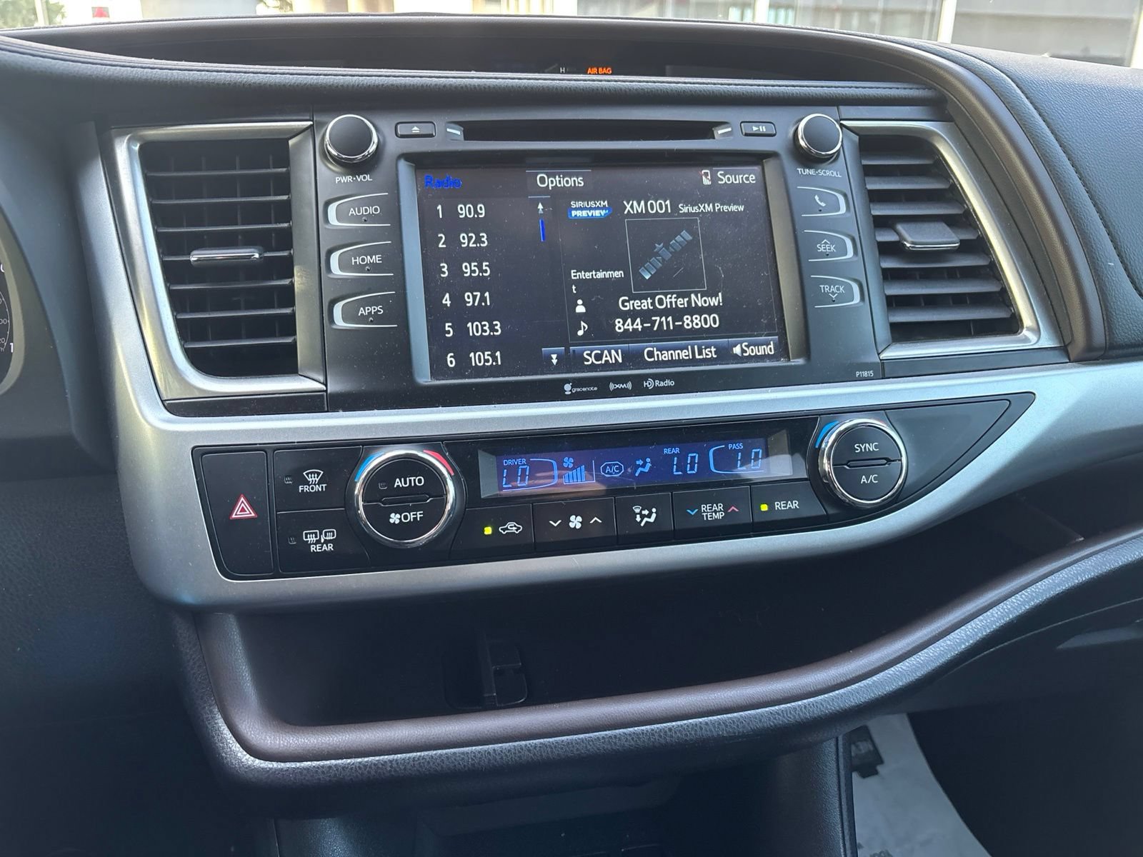 Used 2019 Toyota Highlander Plus FWD image 16