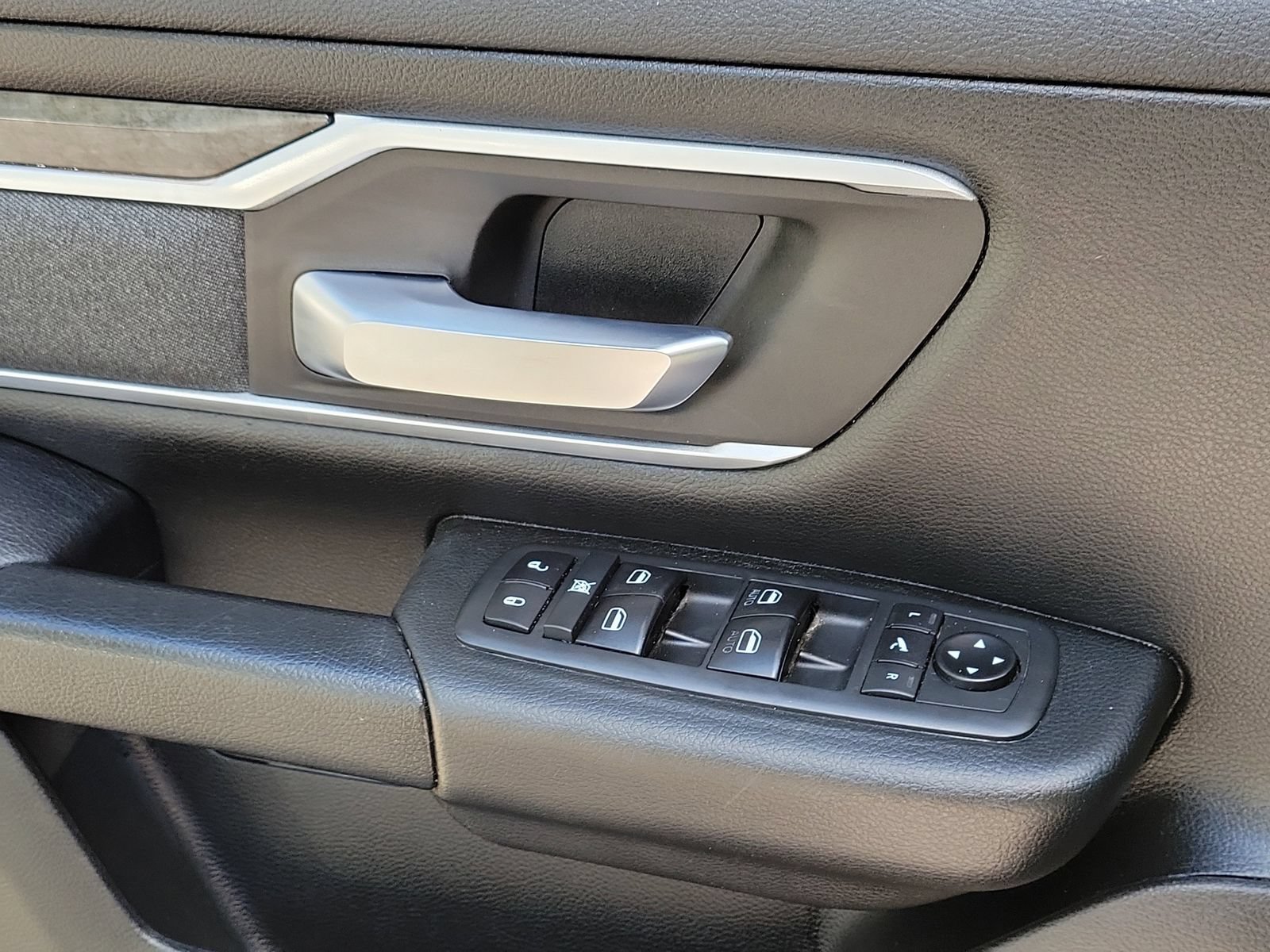Used 2020 RAM 1500 Big Horn AWD/4WD image 18