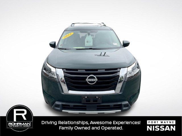 Used 2024 Nissan Pathfinder SL AWD/4WD image 10