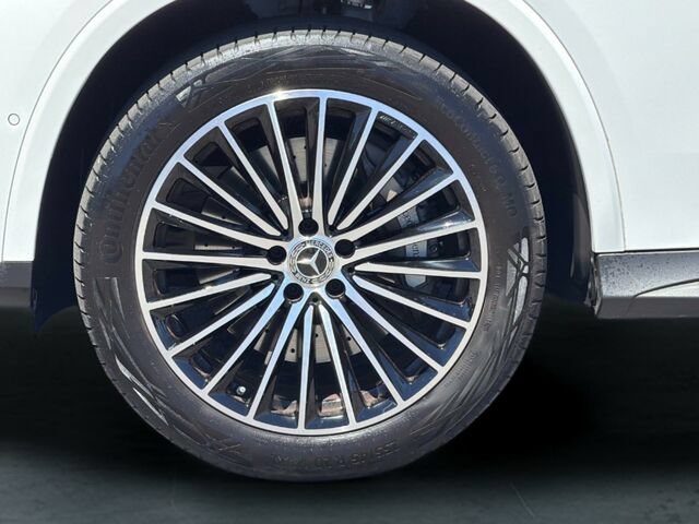 Used 2025 Mercedes-Benz GLC 350e 4MATIC image 36