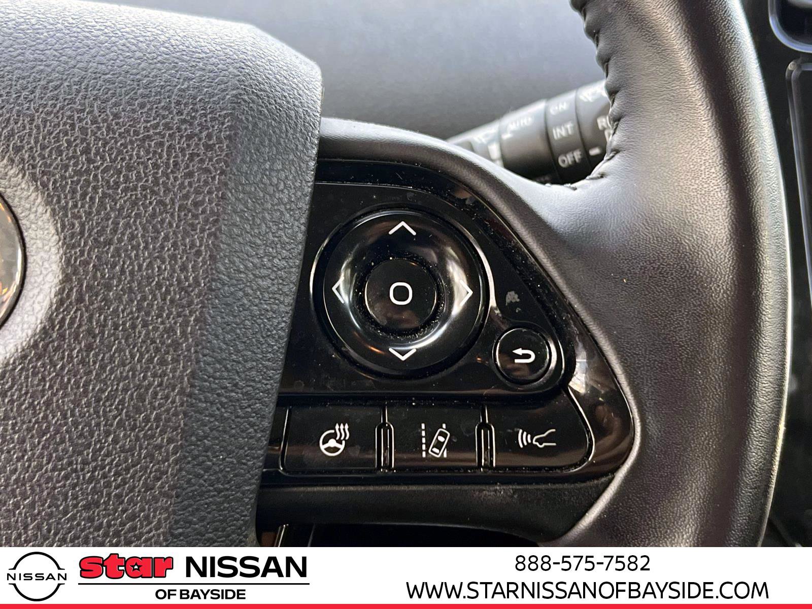 Used 2020 Toyota Prius XLE image 18