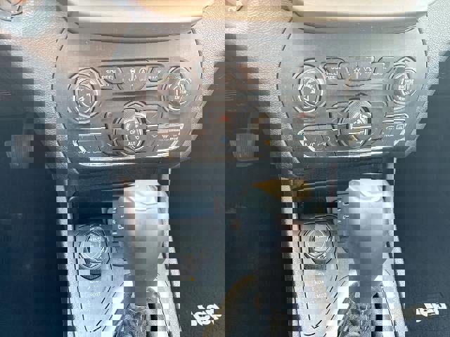 Used 2018 Jeep Cherokee Limited w/ Technology Group image 11