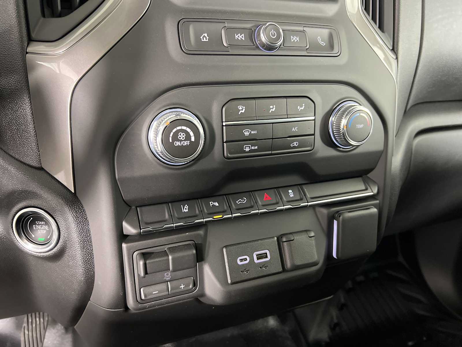 New 2026 GMC Sierra 2500 Pro w/ 1SA Pro Safety Plus Package AWD/4WD image 38